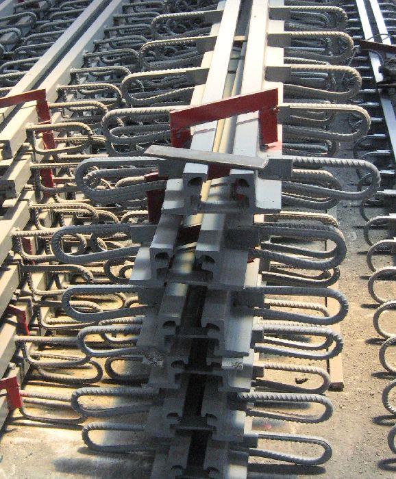 Bridge expansion joint for bridge construction